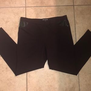 DKNY eggplant and black leggings